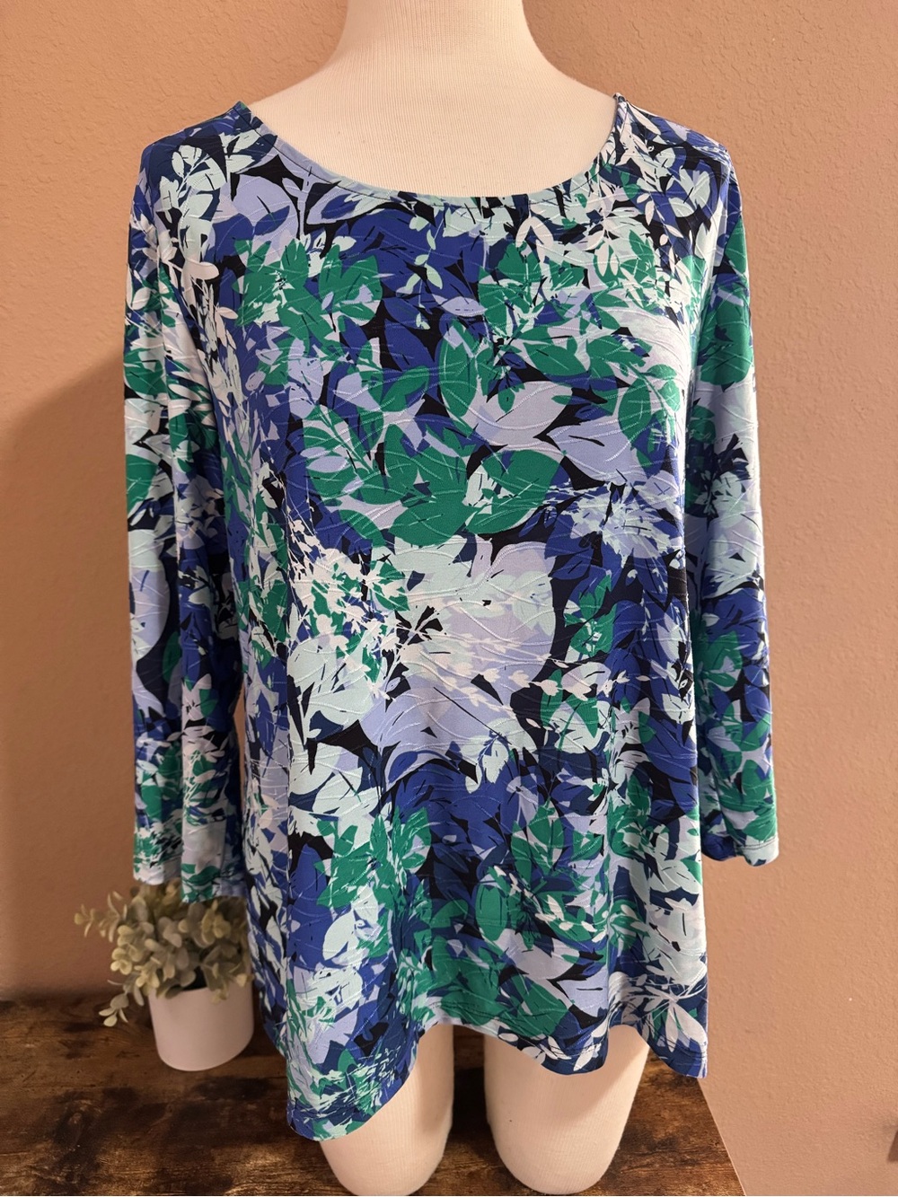 croft & barrow Blue, Green & White Floral Scoop Neck Long Sleeve Top